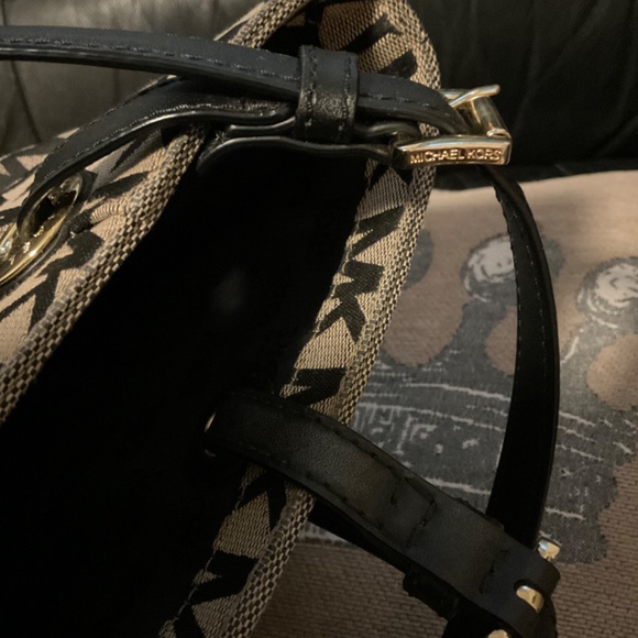 MK all over logo canvas tote bag - Picture 6 of 6